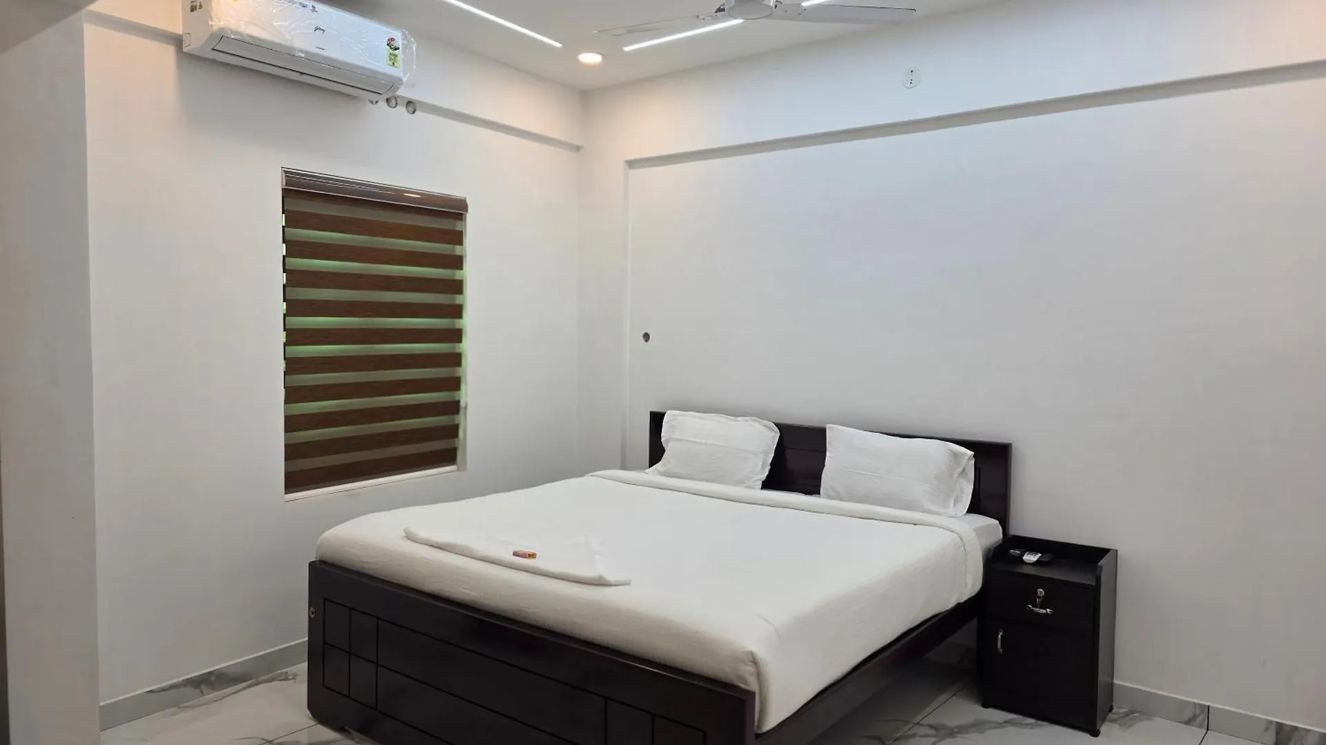 Sunna Bhai Residency elérhetőségei